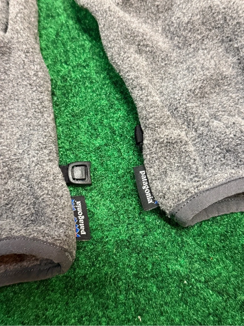 Patagonia Gray Heather Fleece Gloves